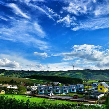 Kondee Cino Cafe & Glamping Hotel Sankt Gallenkirch Exterior foto
